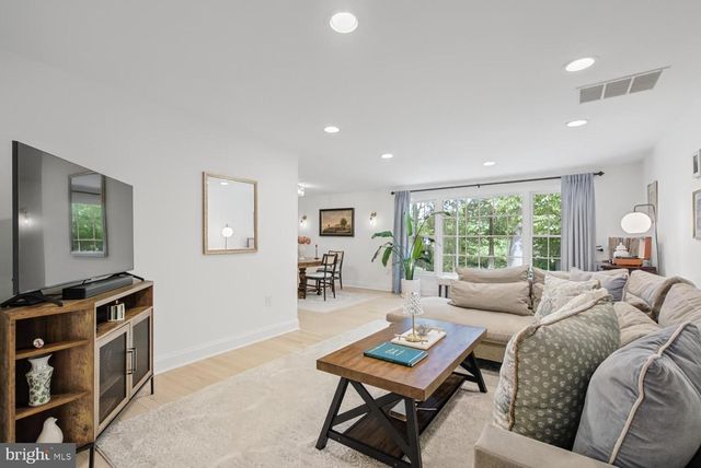 4008 ROBERTSON BLVD, Alexandria, VA 22309