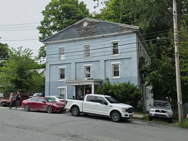 16 School Street, Brattleboro, VT 05301
