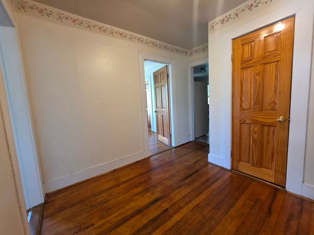 16 School Street, Brattleboro, VT 05301