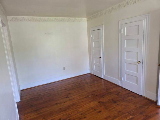 16 School Street, Brattleboro, VT 05301
