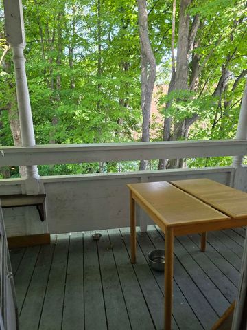 16 School Street, Brattleboro, VT 05301