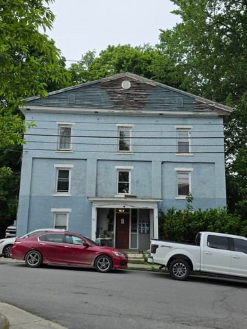 16 School Street, Brattleboro, VT 05301