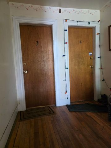 16 School Street, Brattleboro, VT 05301