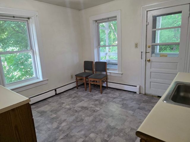16 School Street, Brattleboro, VT 05301