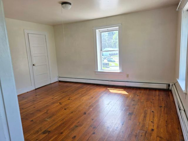 16 School Street, Brattleboro, VT 05301