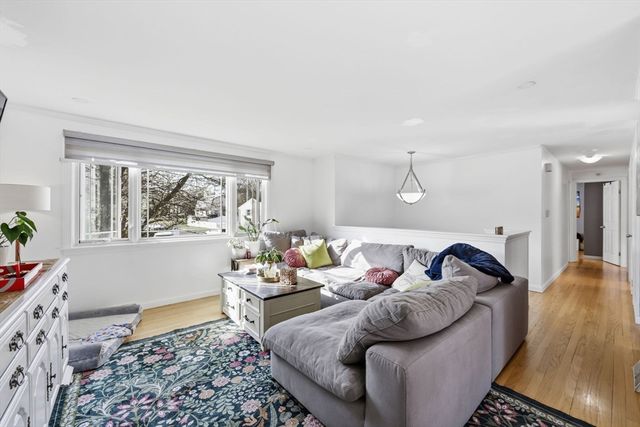 28 Drumlin Rd, Springfield, MA 01108