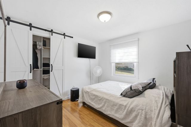 28 Drumlin Rd, Springfield, MA 01108