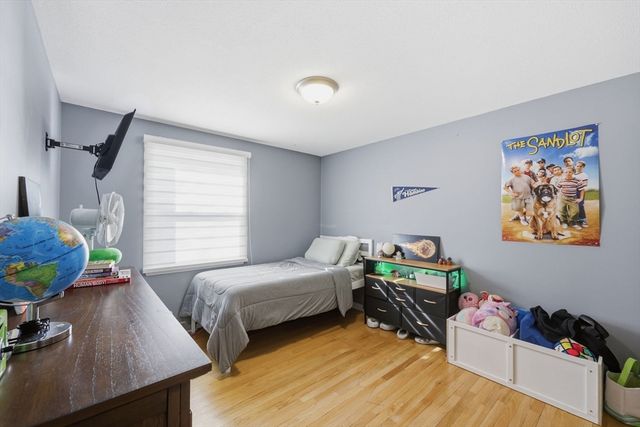 28 Drumlin Rd, Springfield, MA 01108