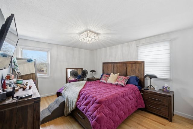 28 Drumlin Rd, Springfield, MA 01108
