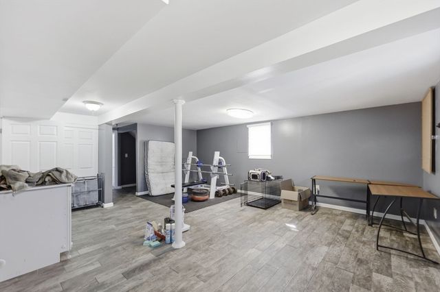 28 Drumlin Rd, Springfield, MA 01108