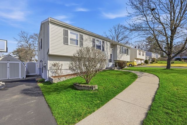 28 Drumlin Rd, Springfield, MA 01108