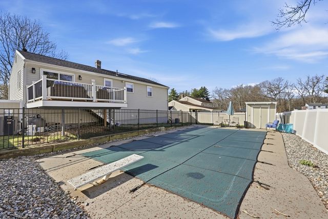28 Drumlin Rd, Springfield, MA 01108