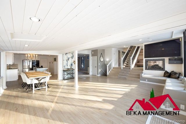 6005 Upper Straits Boulevard, West Bloomfield, MI 48324