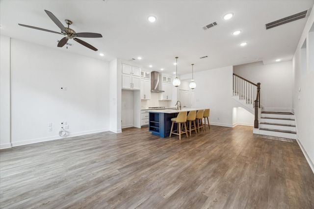 2714 Strathwood Lane, Houston, TX 77082