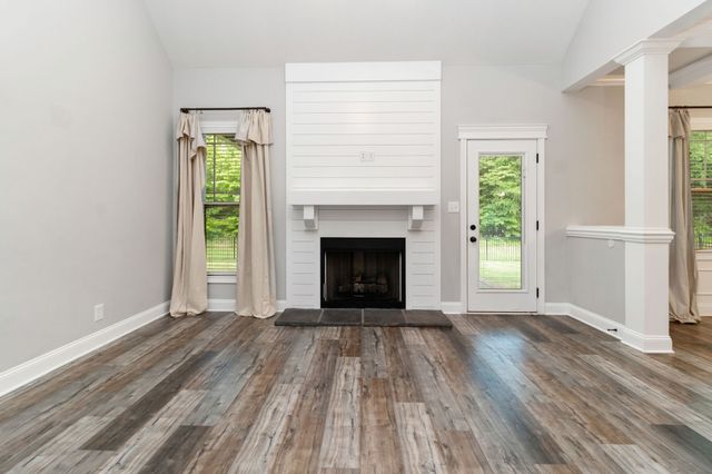 1072 Chagford Dr, Clarksville, TN 37043