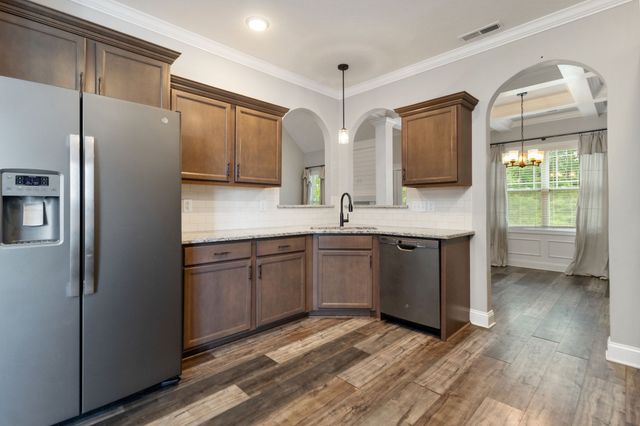 1072 Chagford Dr, Clarksville, TN 37043