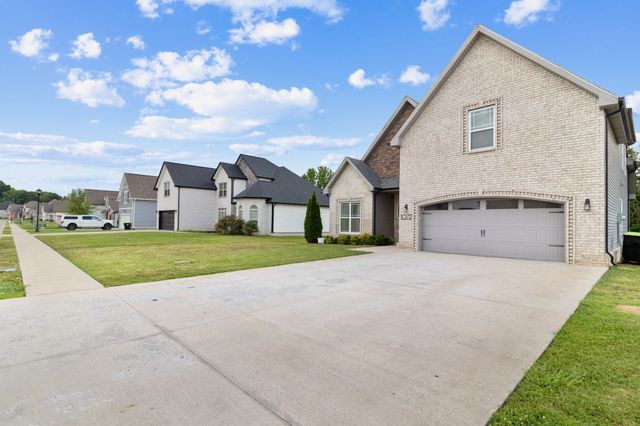 1072 Chagford Dr, Clarksville, TN 37043
