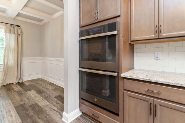 1072 Chagford Dr, Clarksville, TN 37043