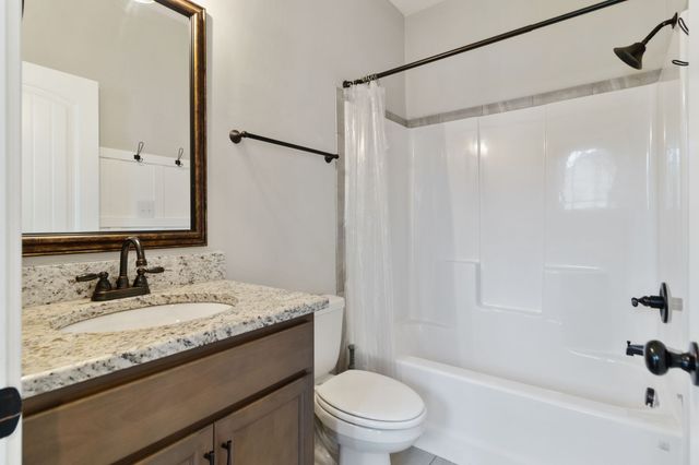 1072 Chagford Dr, Clarksville, TN 37043