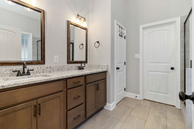 1072 Chagford Dr, Clarksville, TN 37043
