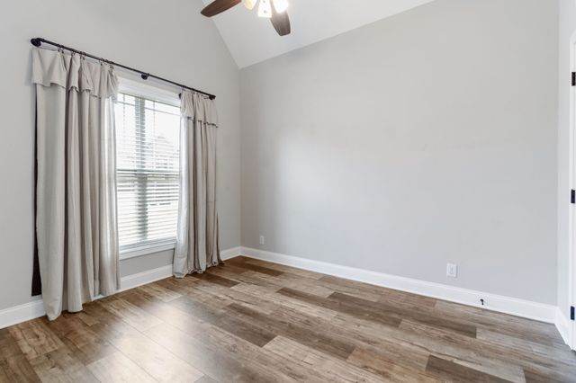 1072 Chagford Dr, Clarksville, TN 37043