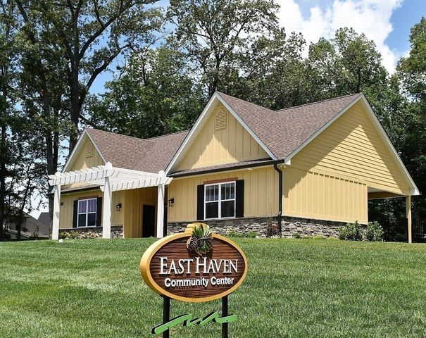 1072 Chagford Dr, Clarksville, TN 37043
