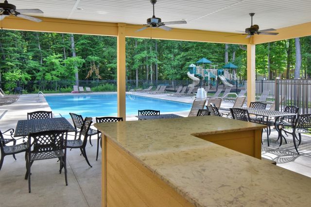 1072 Chagford Dr, Clarksville, TN 37043