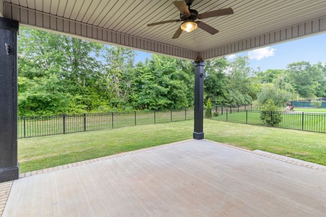 1072 Chagford Dr, Clarksville, TN 37043