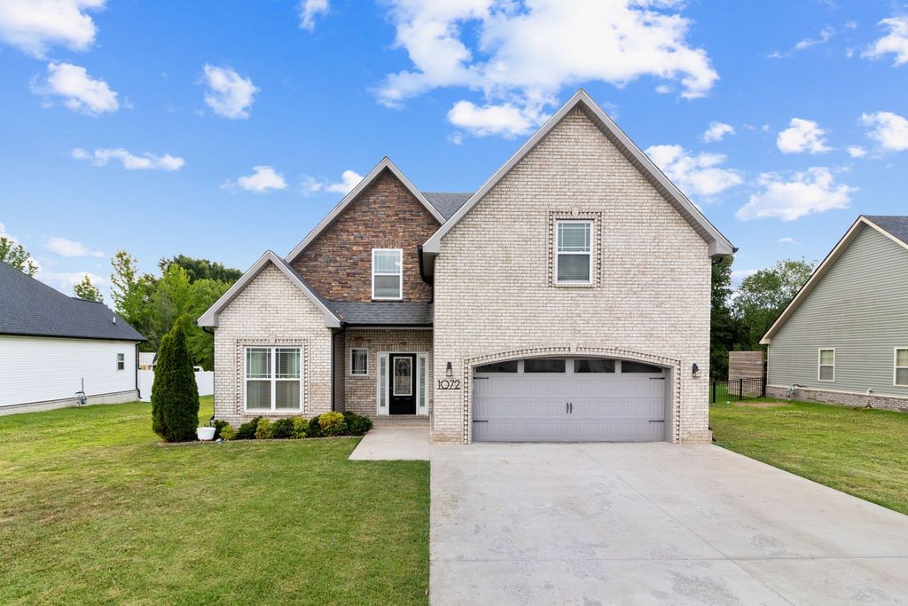 1072 Chagford Dr, Clarksville, TN 37043