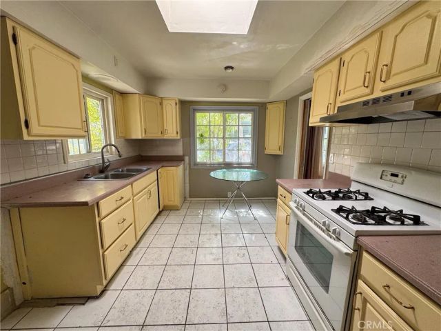 2790 mataro, Pasadena, CA 91107
