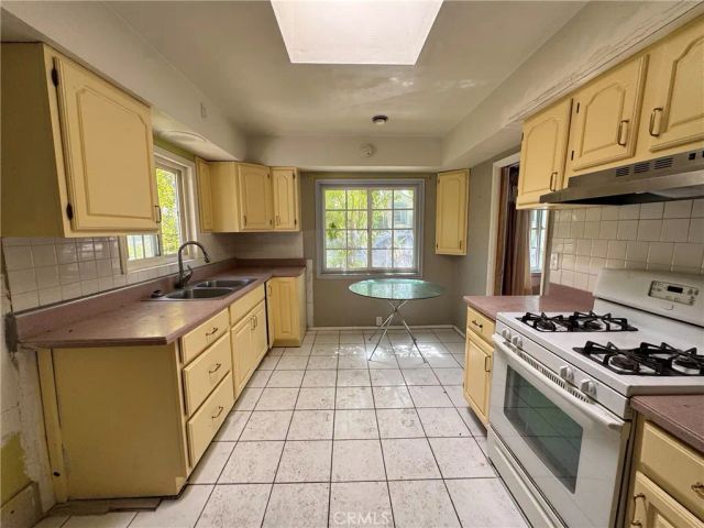 2790 mataro, Pasadena, CA 91107