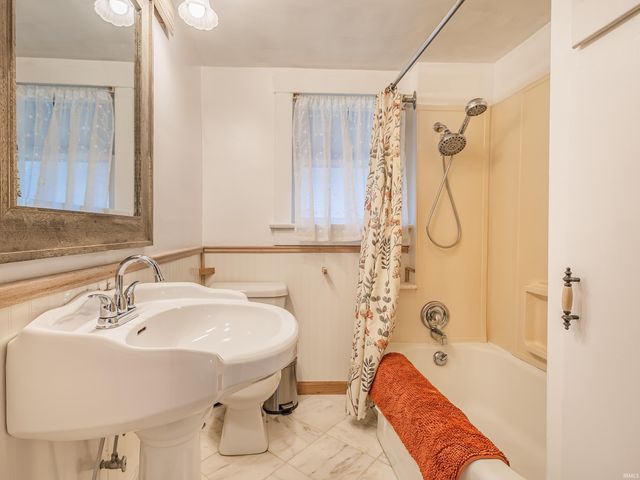 4010 Arlington Avenue, Fort Wayne, IN 46807