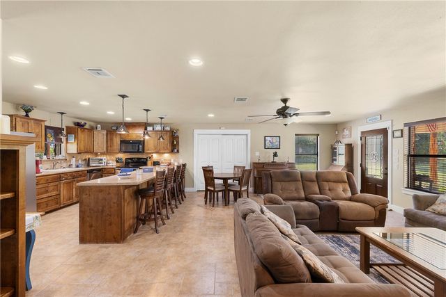 6481 Private Road 2003, Caldwell, TX 77836