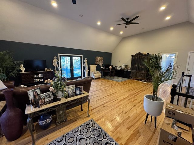 79 Burlington Rd, Bedford, MA 01730