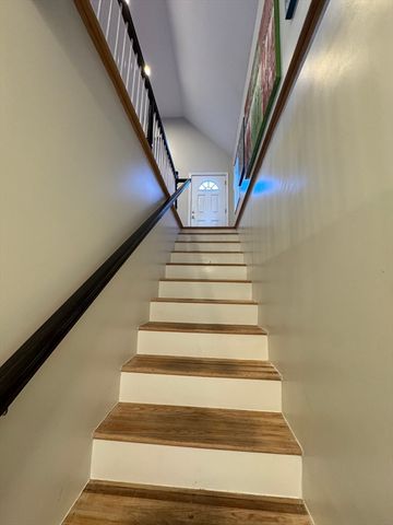 79 Burlington Rd, Bedford, MA 01730