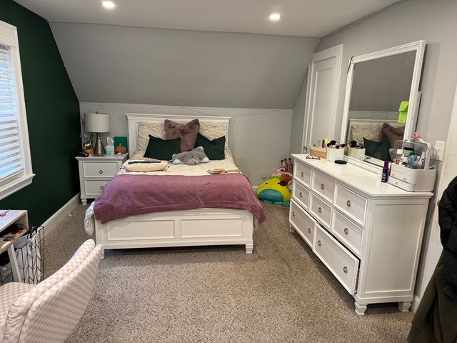 79 Burlington Rd, Bedford, MA 01730