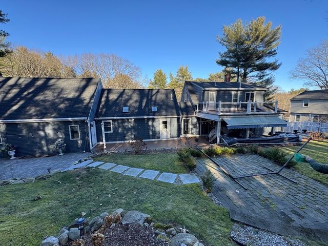 79 Burlington Rd, Bedford, MA 01730