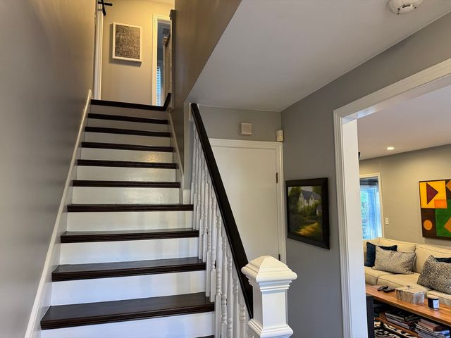 79 Burlington Rd, Bedford, MA 01730