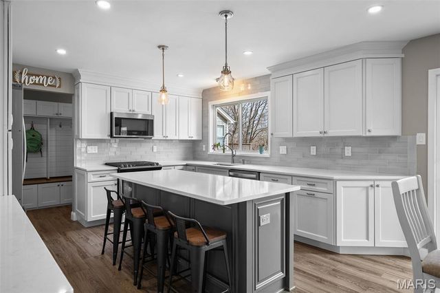 3511 Georgetowne Village Drive, Manchester, MO 63088