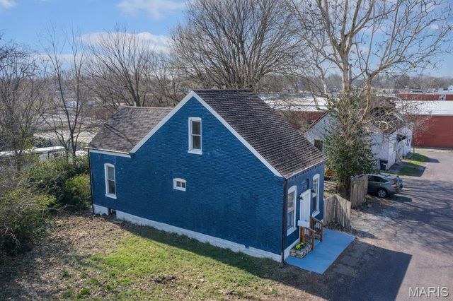 22 S 15th Street, Belleville, IL 62220