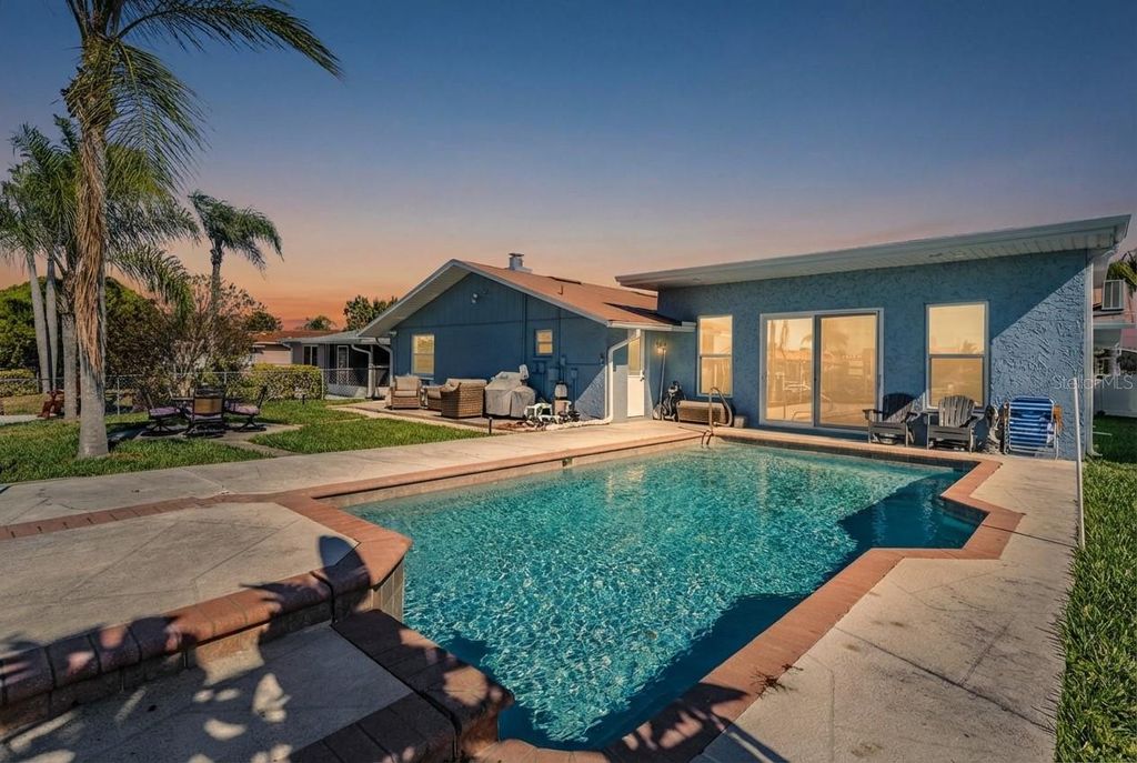 Image 3 of property listing at 5001 MARLIN DRIVE, New Port Richey, FL 34652