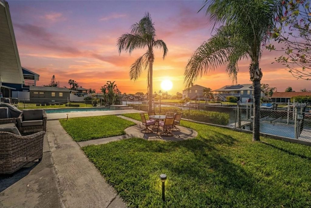 Image 4 of property listing at 5001 MARLIN DRIVE, New Port Richey, FL 34652