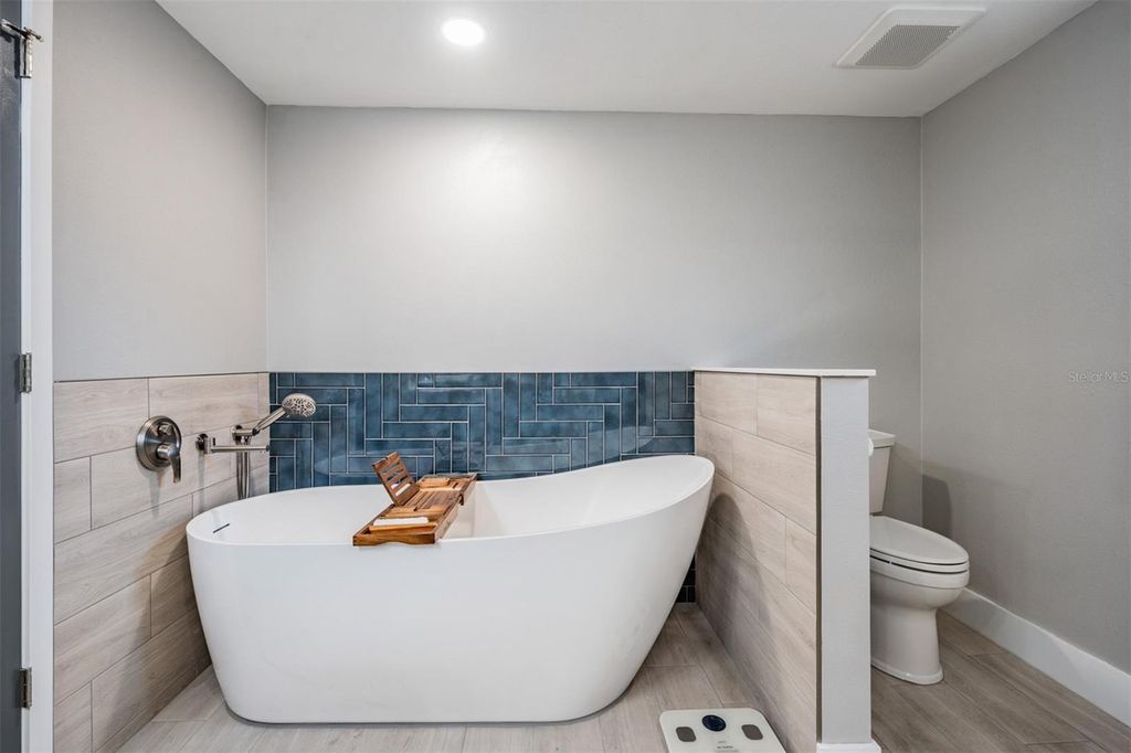 Image 33 of property listing at 5001 MARLIN DRIVE, New Port Richey, FL 34652