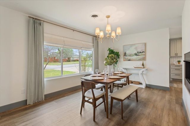 9118 Red Oak Drive, Woodway, TX 76712