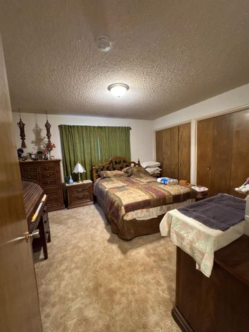 21863 N Bruella Rd, Acampo, CA 95220