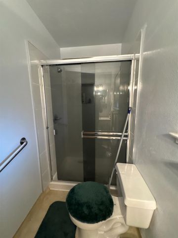 21863 N Bruella Rd, Acampo, CA 95220