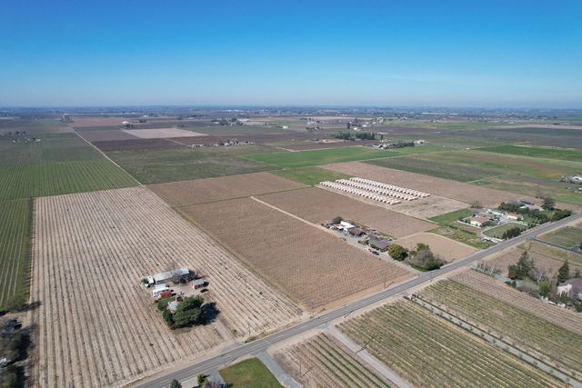 21863 N Bruella Rd, Acampo, CA 95220