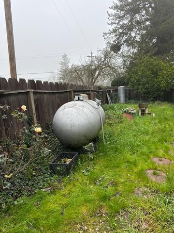 21863 N Bruella Rd, Acampo, CA 95220