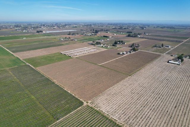 21863 N Bruella Rd, Acampo, CA 95220