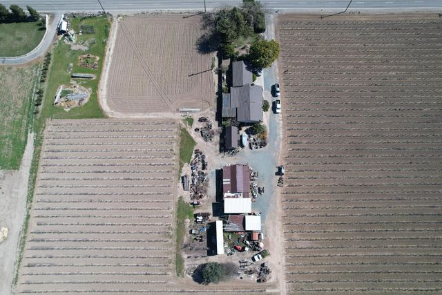 21863 N Bruella Rd, Acampo, CA 95220